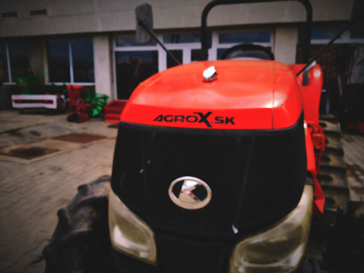 Predaj a servis traktorov KUBOTA, Farmtrac a predaj náhradných dielov a príslušenstva